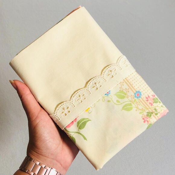 Vintage 70s FIELDCREST USA Smithsonian Single Pillowcase: Pink Roses, Lace Trim - Picture 4 of 9